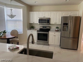 Building Photo - 600 Diamond Cir