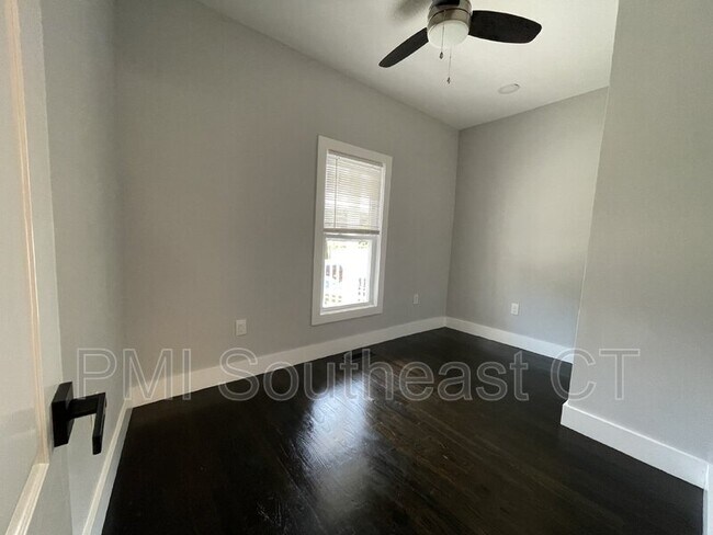 Building Photo - 5 Hunters Rd