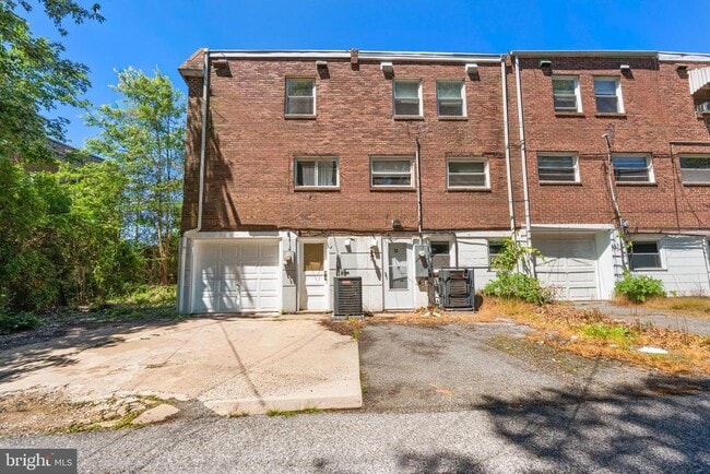 Building Photo - 53 Madison Dr