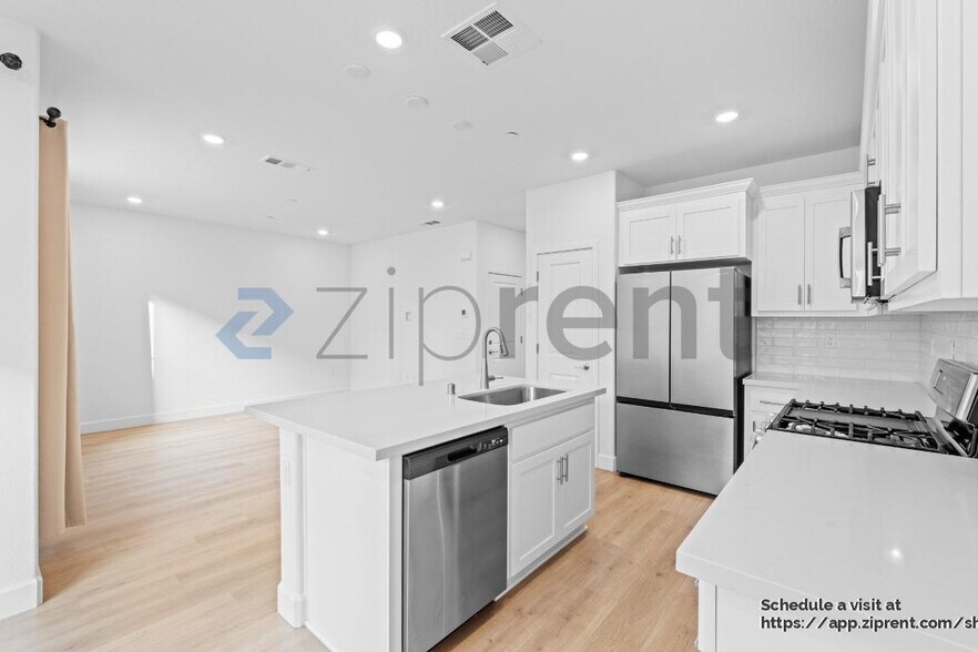 Building Photo - 208 Wellspring Ln