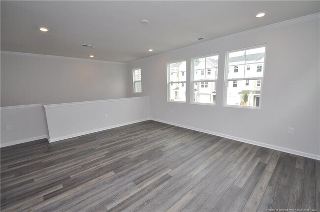 Building Photo - 1057 Shoreside Dr