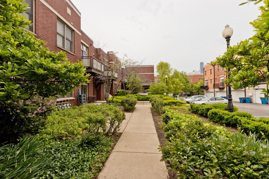 Building Photo - 1515 S Halsted St