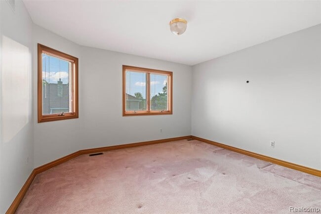 Building Photo - 40387 Emerald Ln E