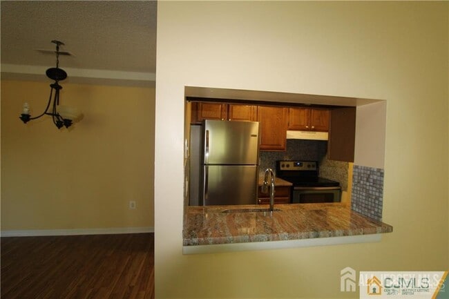 Building Photo - 1806 Ravens Crest Dr
