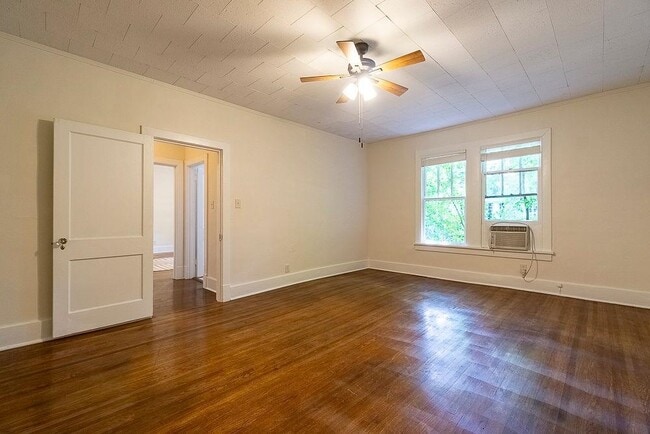 Building Photo - 343 N McLean Blvd