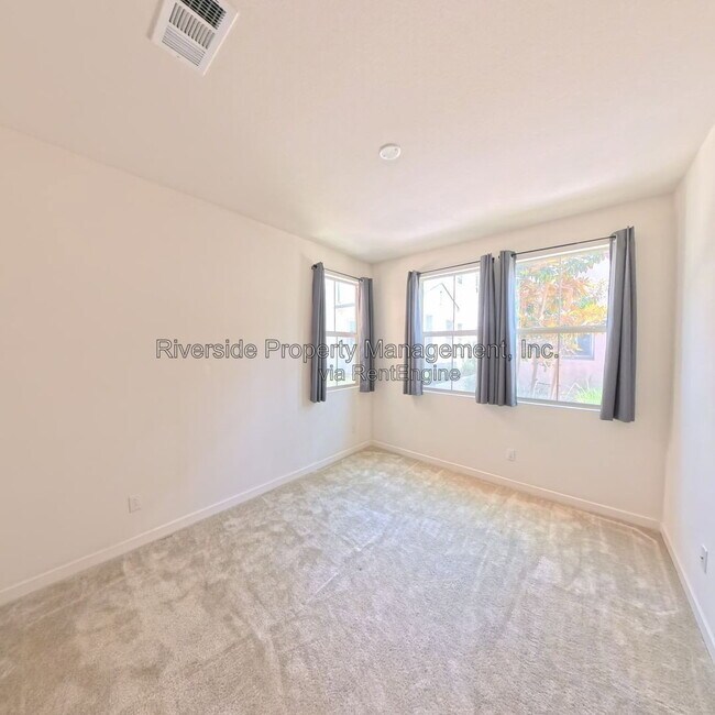 Building Photo - 16008 Jamie Ln