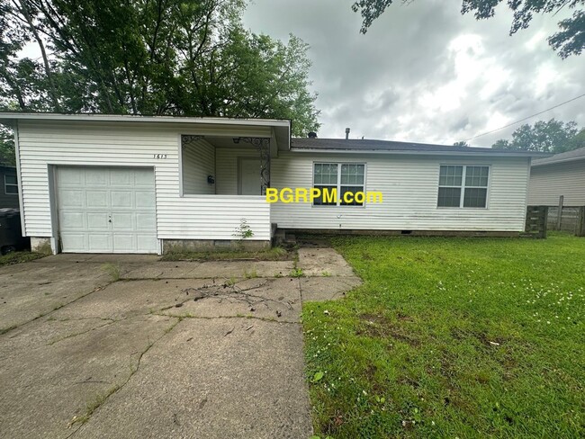 Primary Photo - 3 BD, 1 1/2 BA, Home in Jacksonville