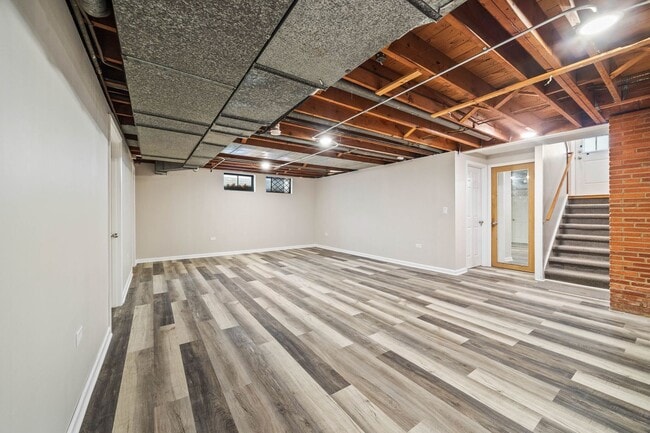 Building Photo - 246 Miller Ave