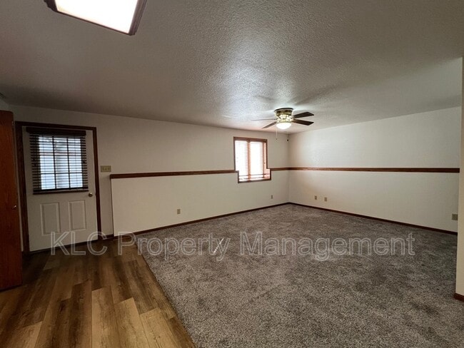 Building Photo - 523 S 11th St