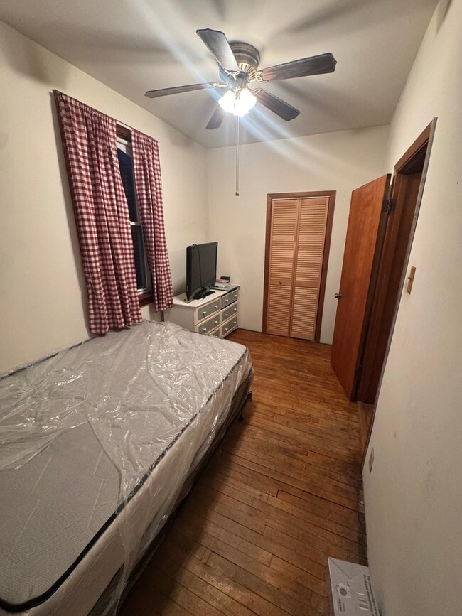 Building Photo - 3945 W 55th Pl