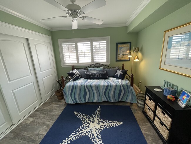 Building Photo - 1601 Ocean Dr S