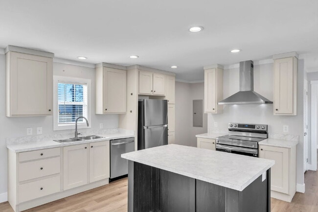 Building Photo - Spacious 2BR, 2BA home on 1.5 acres with Extra Storage - $1675/mo rent***