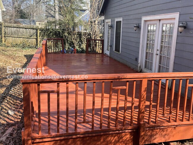 Building Photo - 3 Bed/2 Bath House/ Available Now!