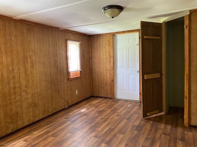 Building Photo - 474 Whitehall Rd