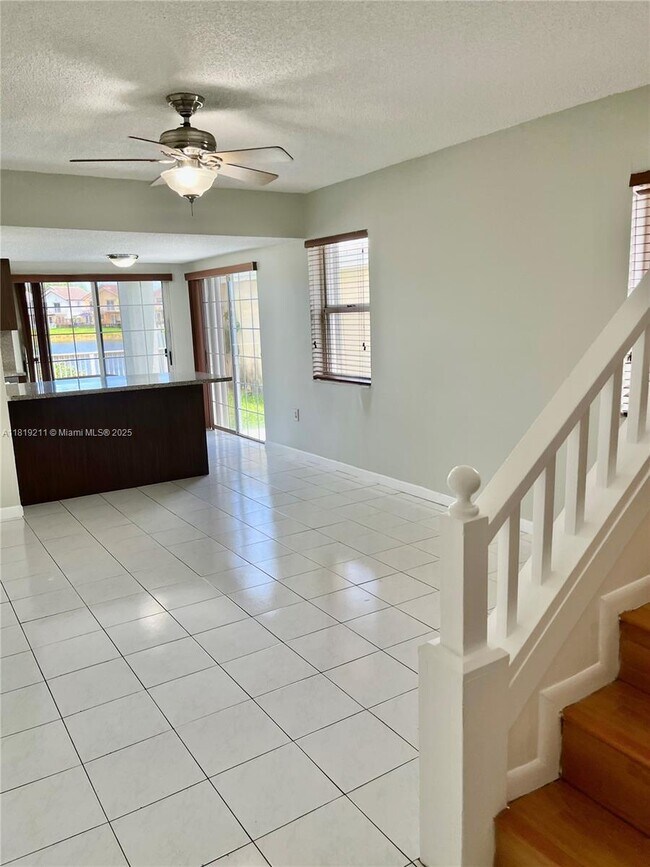 Building Photo - 4805 SW 154th Ave