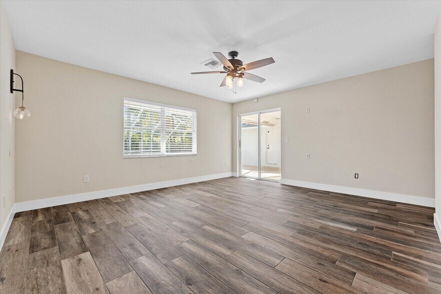 Building Photo - 1021 Corallita Ct