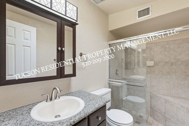 Building Photo - 9712 E Nicaragua Pl