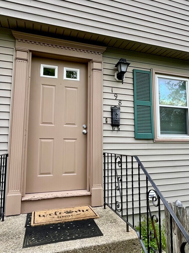 Primary Photo - 198 Kearsarge St