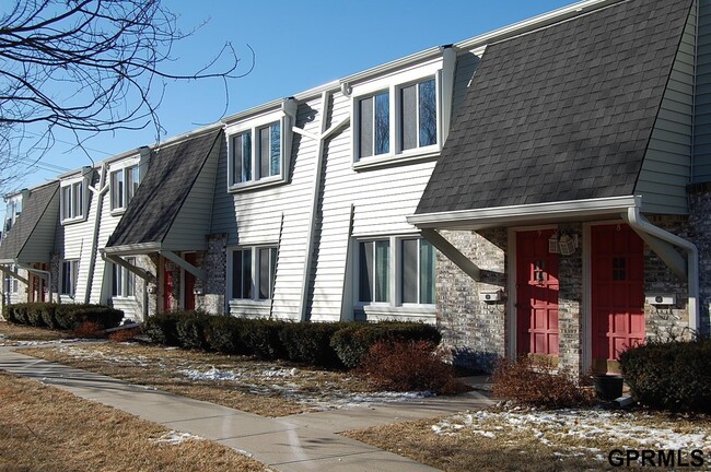 Primary Photo - 1218 Fairfax Rd