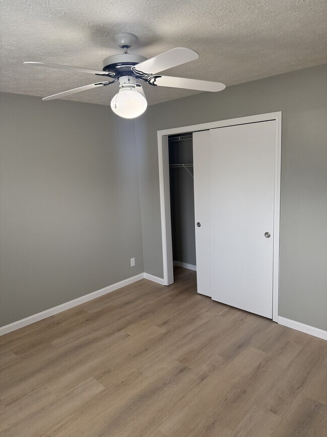 Building Photo - 804 Woodmere Dr