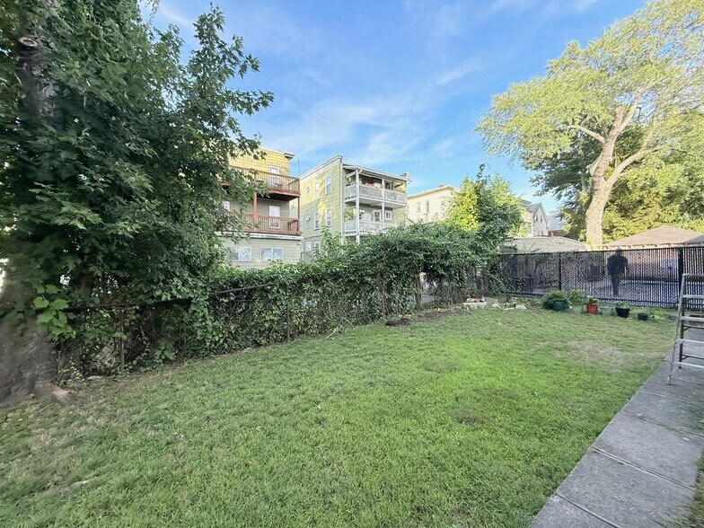 Building Photo - 69 Raymond Ave