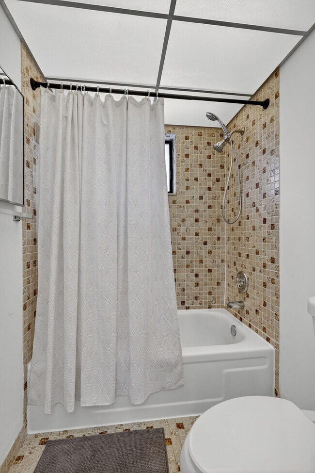 Building Photo - 5220 Las Verdes Cir