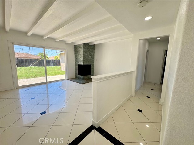 Building Photo - 1211 N Siesta St