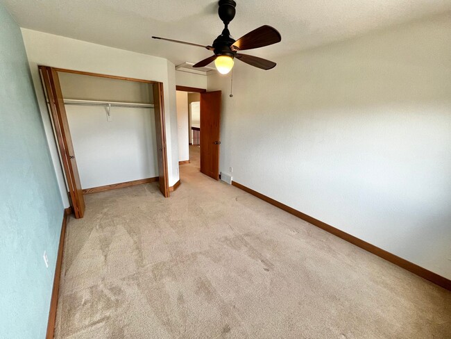 Building Photo - 3 bed, 3 bath Home in Poudre Overlook Neig...