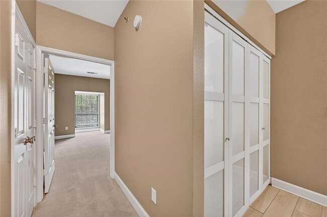 Building Photo - 2865 Lenox Rd NE