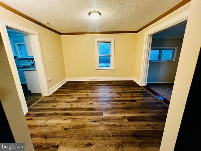 Building Photo - 428 Paxson Ave