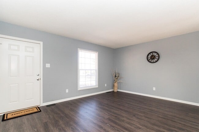 Building Photo - 108 Forestwood Dr