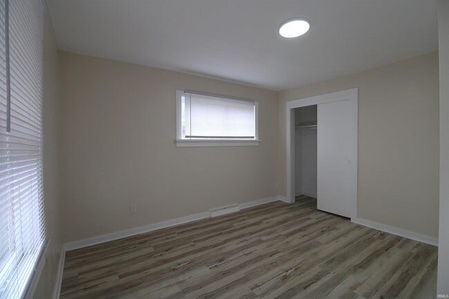 Building Photo - 1156 Kinsmoor Ave