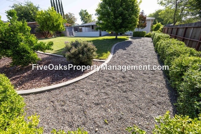 Building Photo - 102 Grenoble Way