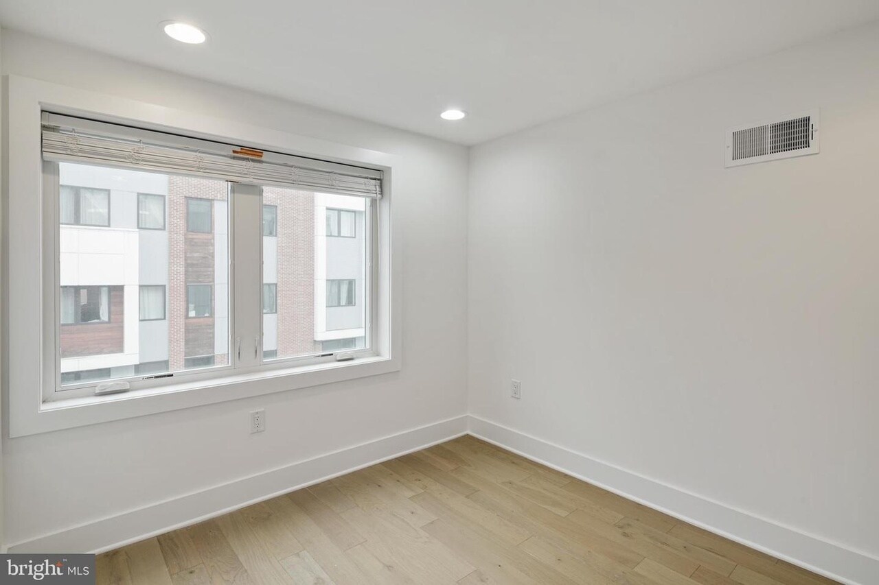 Building Photo - 322 Fairmount Ave