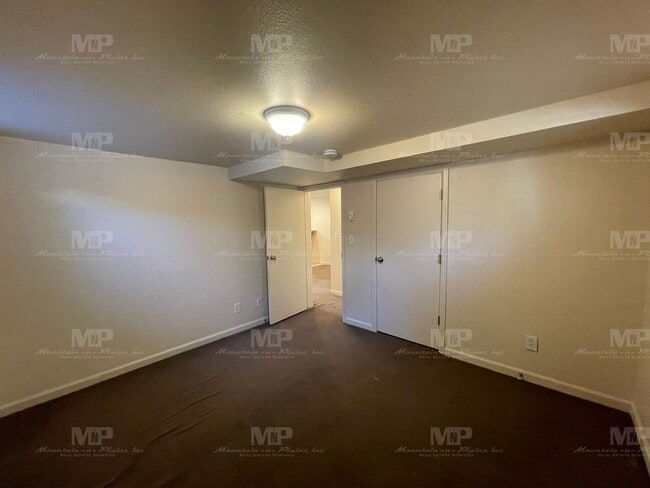 Building Photo - 511 1/2 S Grant Ave