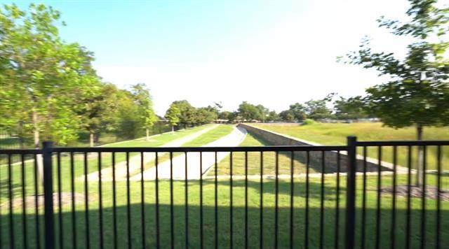 Building Photo - 7557 Donnelly Ave