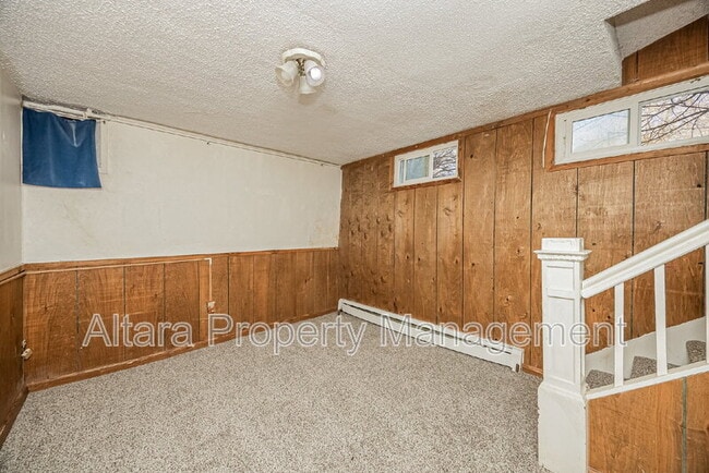 Building Photo - 1303 Langmeyer St