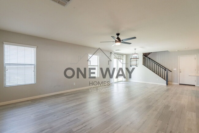 Building Photo - 1057 S Deerfield Ln