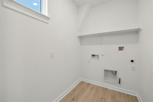 Building Photo - 2309 Magnolia Hl Dr