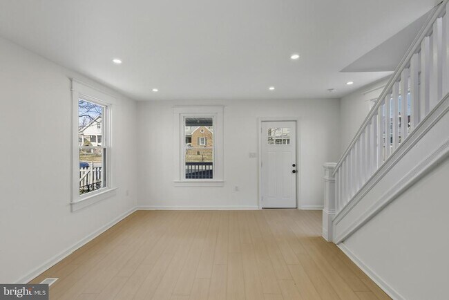 Building Photo - 507 Washburn Ave