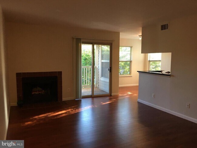 Building Photo - 1710 Abercromby Ct