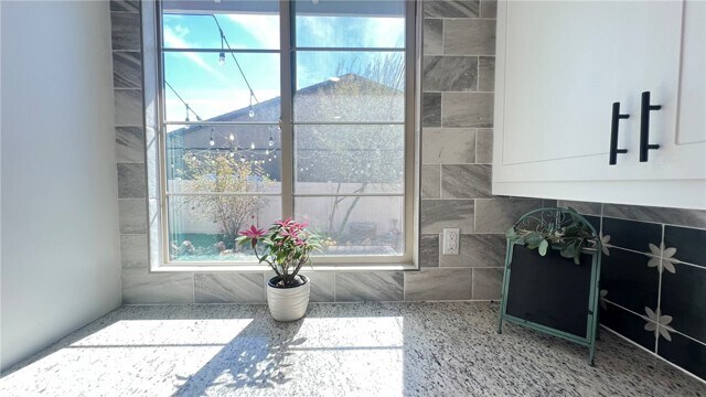 Building Photo - 10885 Verna Ln