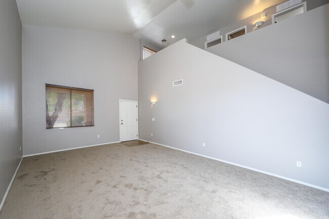 Building Photo - 12665 E Nona Ln