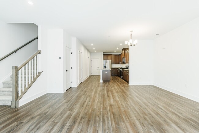 Building Photo - 7104 Donatello Dr