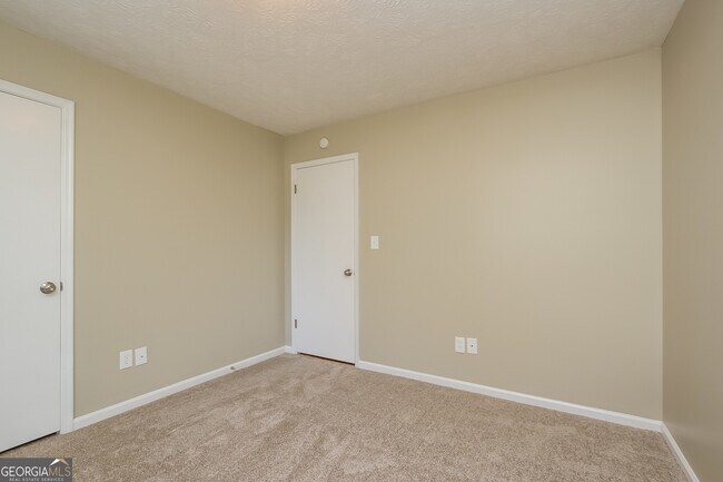 Building Photo - 3790 Creekview Cir