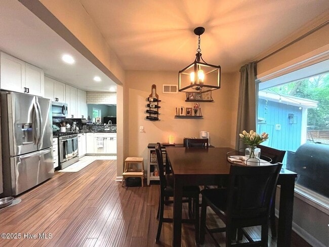 Building Photo - 375 Midland Rd