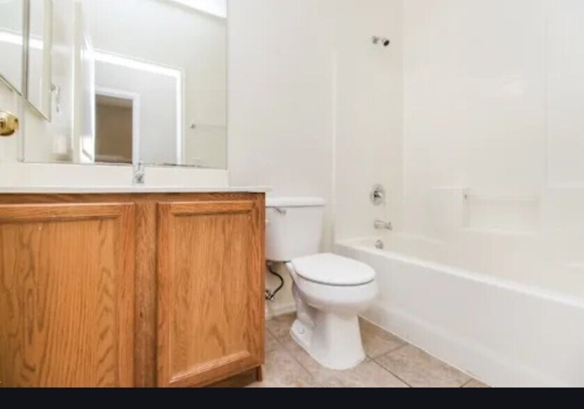 Building Photo - 9072 W Hidalgo Ave