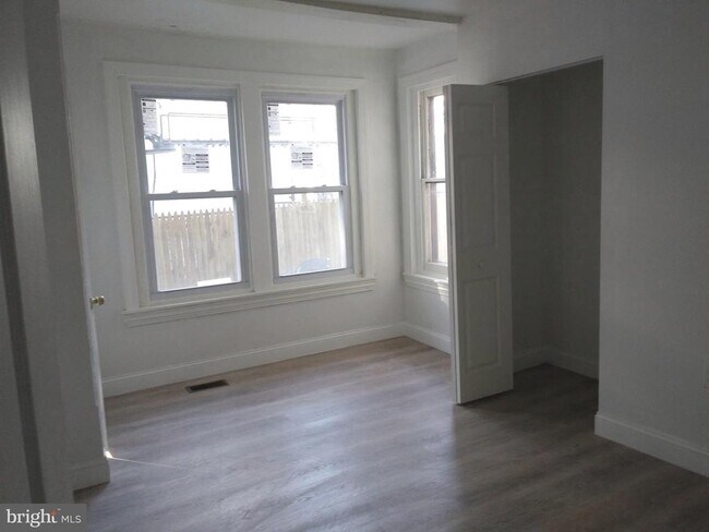 Building Photo - 317 N 33rd St