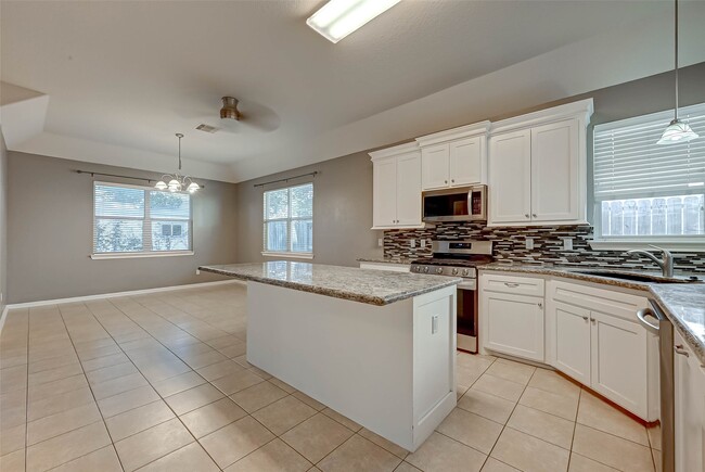 Building Photo - 987 Arbor Crossing