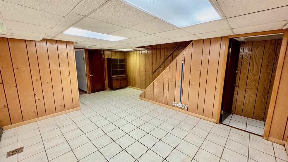 Building Photo - 6345 Morrowfield Ave